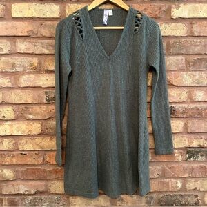 Alya Olive V-Neck Sweater with Cut-Out Shoulders